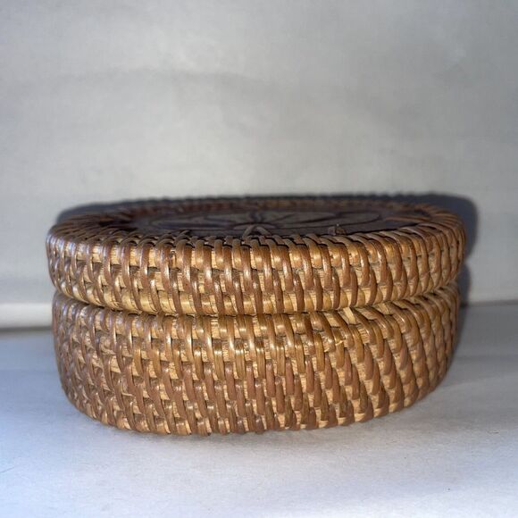 Woven Wooden Reed Oval Shaped Lidded Trinket Box 4"x 3" - Picture 3 of 10